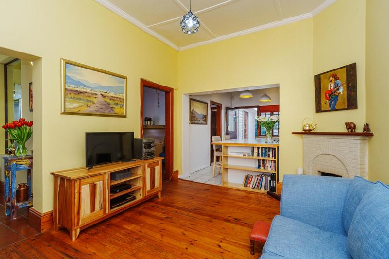 2 Bedroom Property for Sale in Harfield Village Western Cape